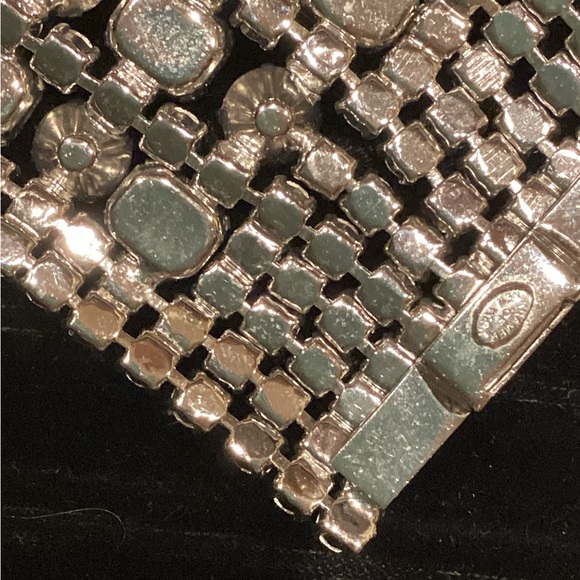 RARE VINTAGE KRAMER oF NEW YORK 11 ROW STUNNING RHINESTONE BRACELET - Picture 6 of 15